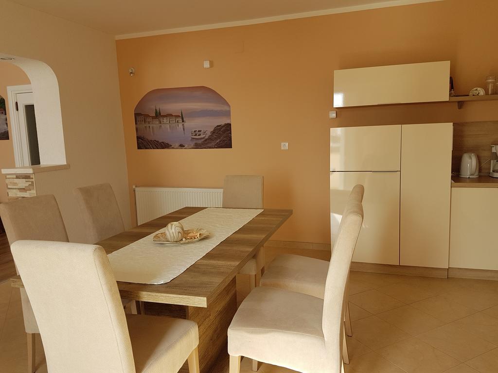 נובי ווינודולסקי Apartments Suzana מראה חיצוני תמונה