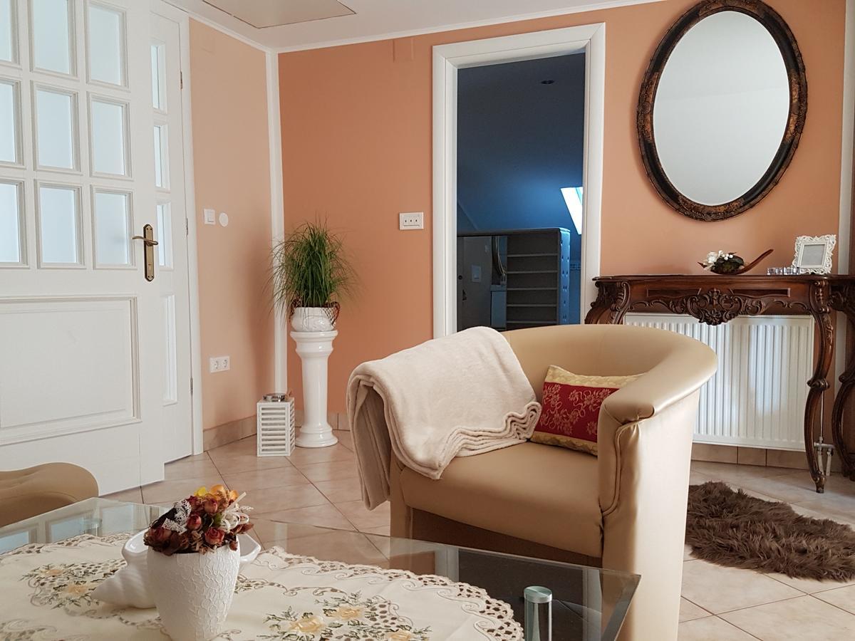 נובי ווינודולסקי Apartments Suzana מראה חיצוני תמונה